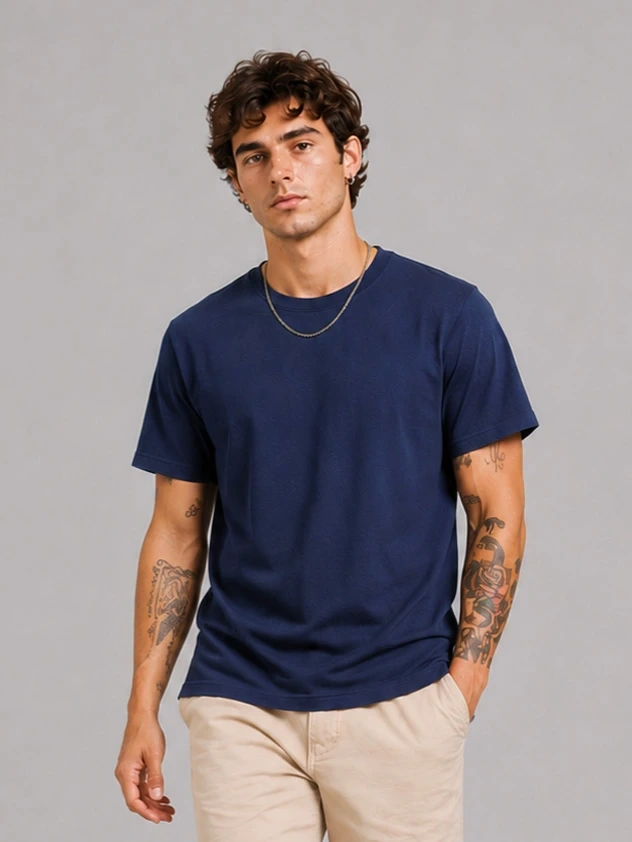 Camiseta Slim Fit Lisa Azul Marinho